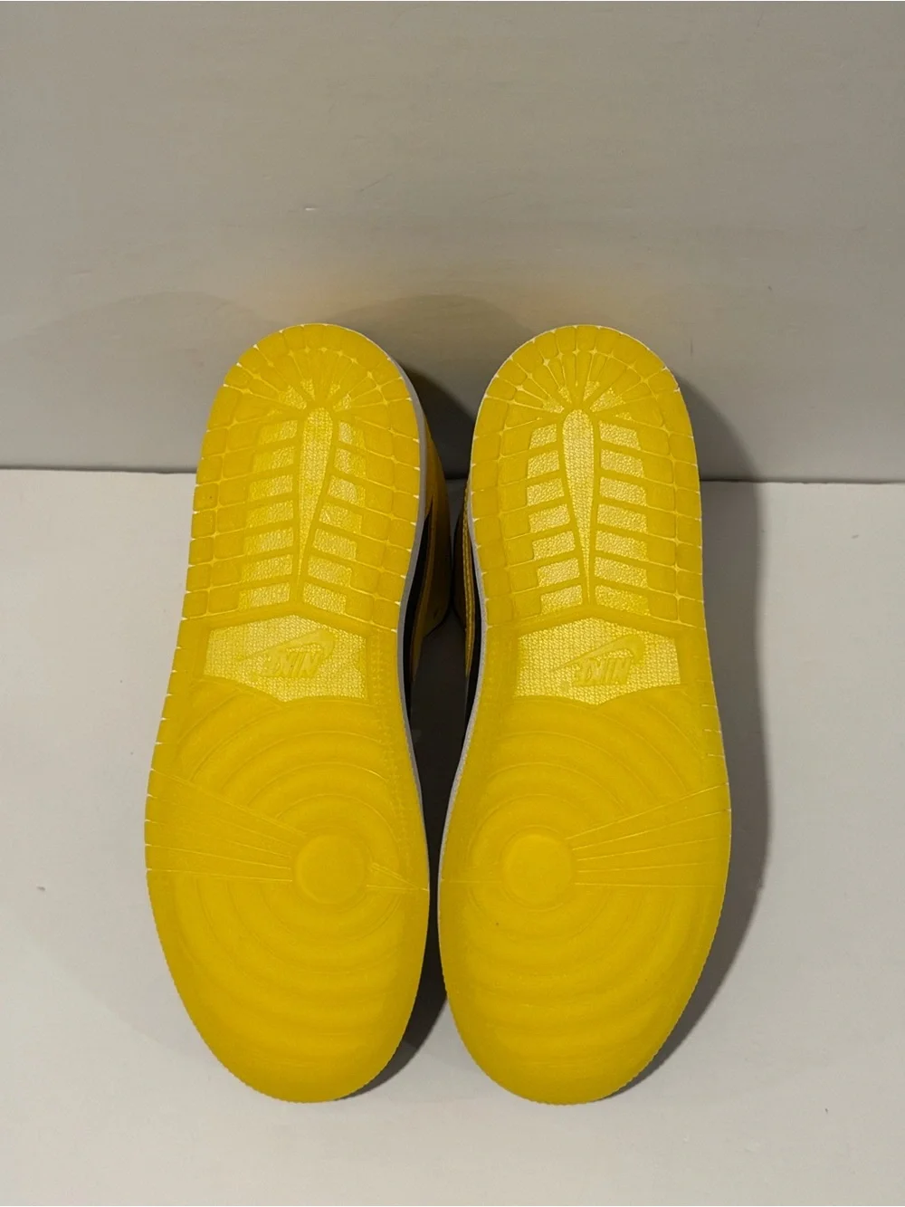 Jordan Kids Mid-Top Sneakers in Black and Yellow